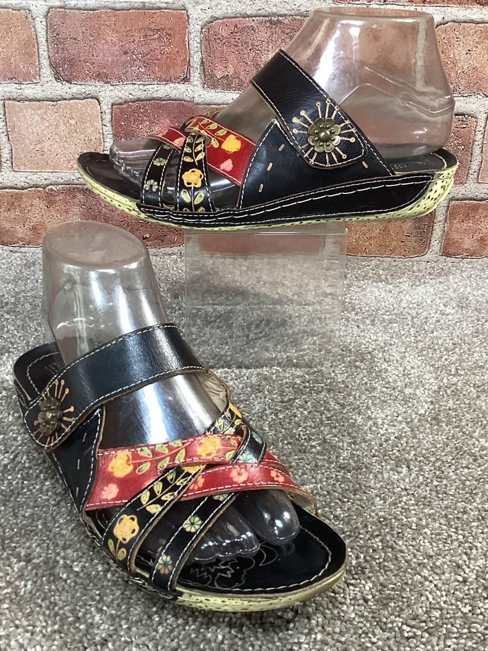 L’Artiste Leigh Womens hand painted slide sandals size 37eu size 6.5-7 us